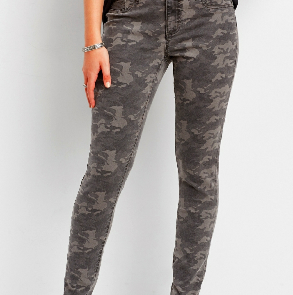 Maurices gray camo jeggings